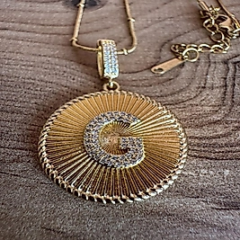 Çelik Taşlı G Harfli Kolye