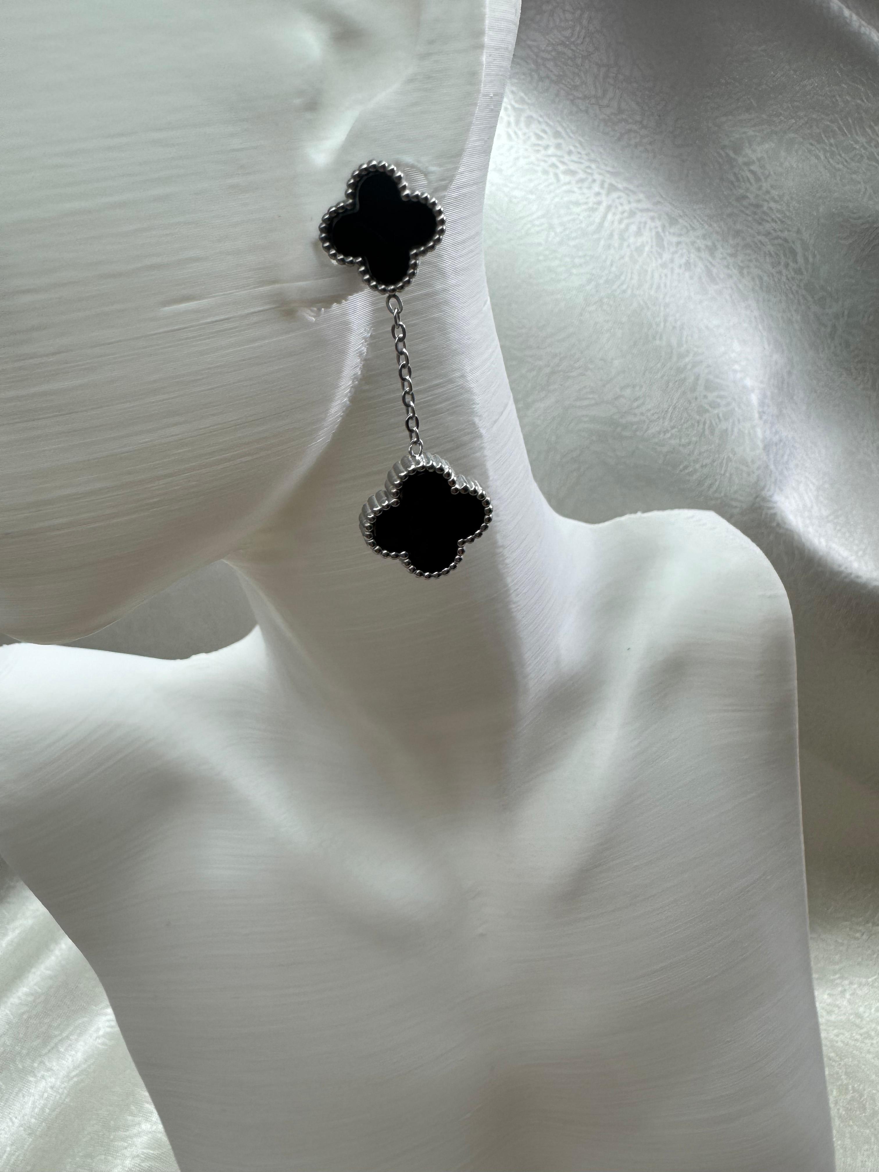 Gümüş Renk Çelik Küpe