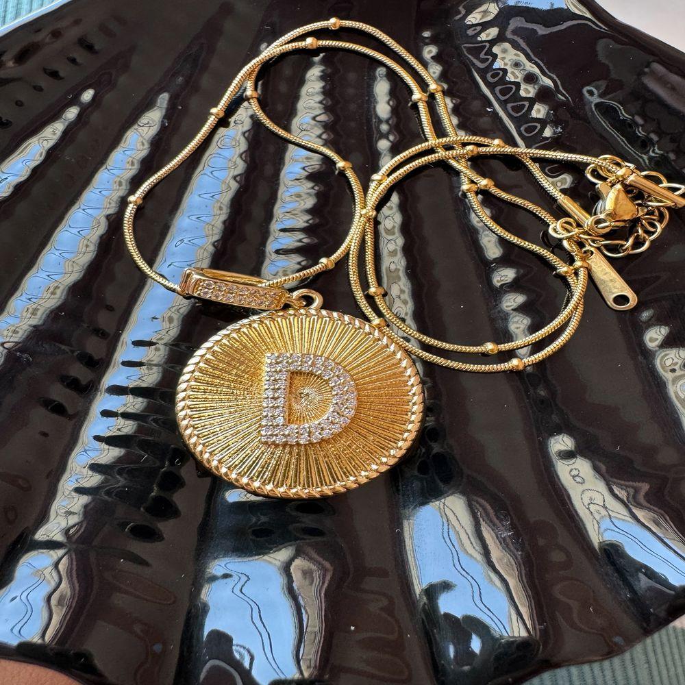 Çelik Taşlı D Harfli Kolye