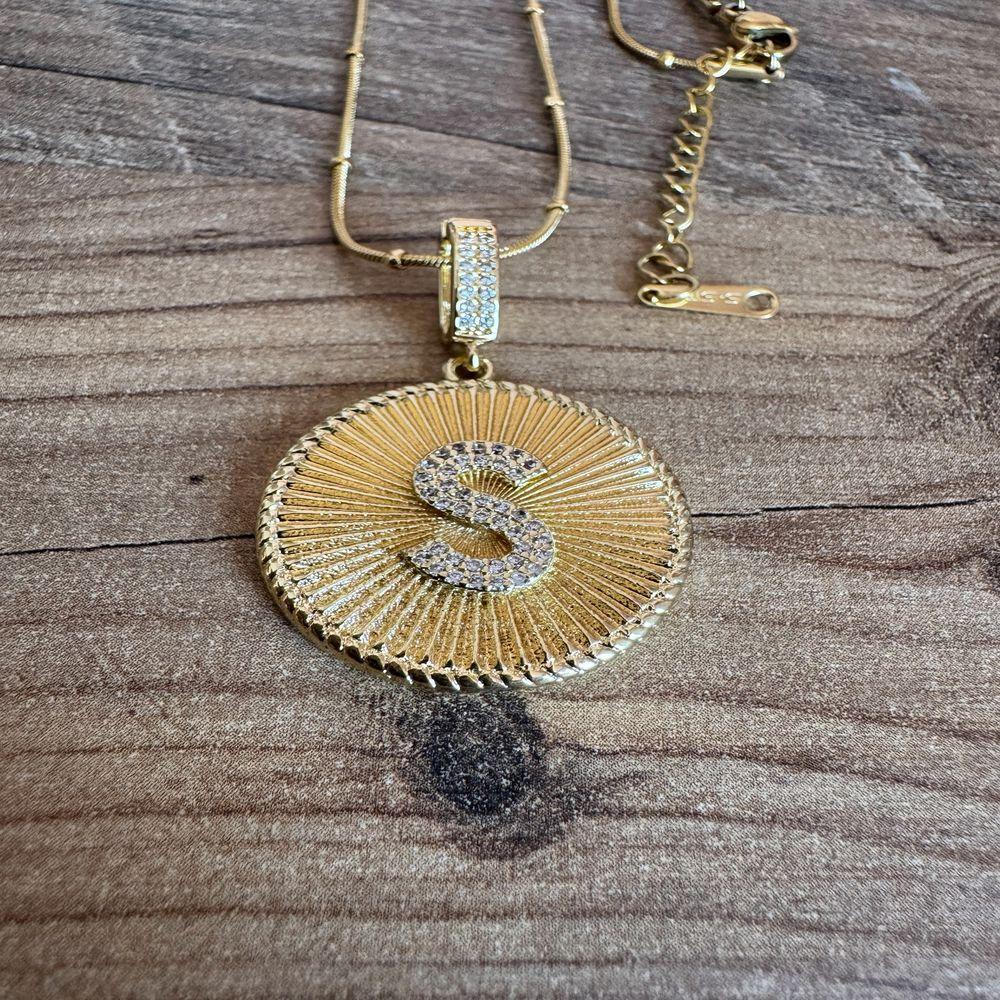 Çelik Taşlı S Harfli Kolye