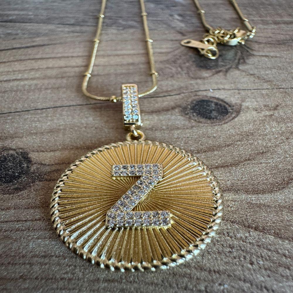 Çelik Taşlı Z Harfli Kolye